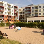 Apartament z Basenem Laura Polanki Park