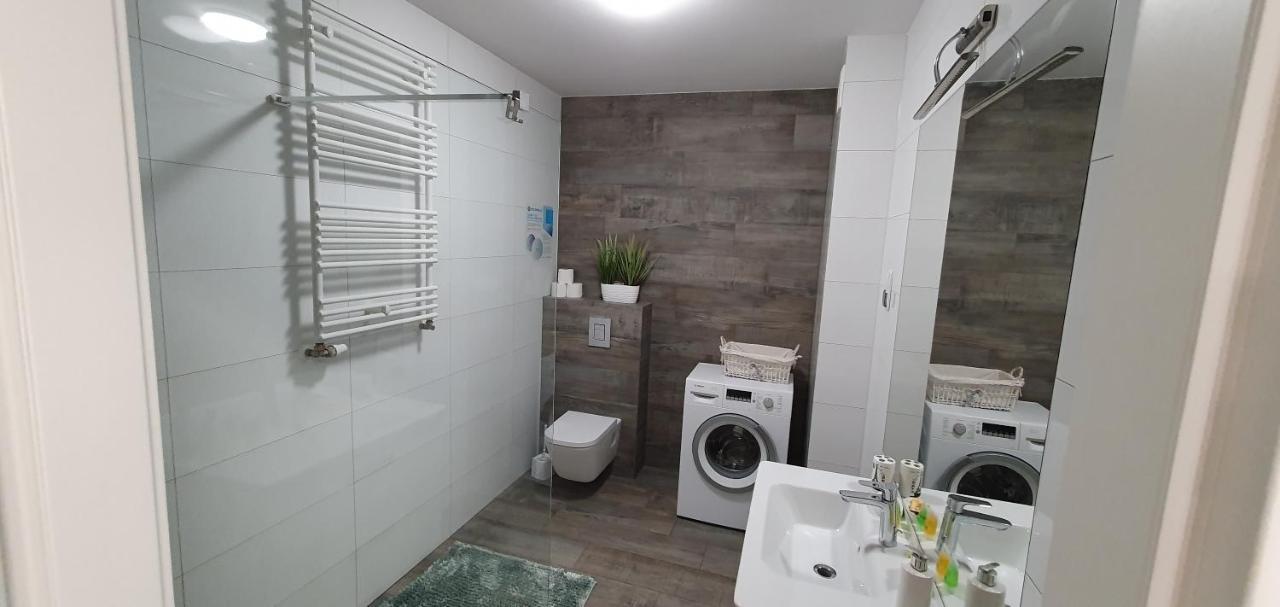 Apartament Z Basenem Laura Polanki Park Apartament *
