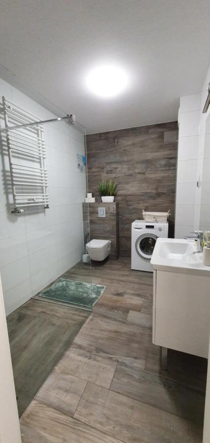 Apartament Z Basenem Laura Polanki Park