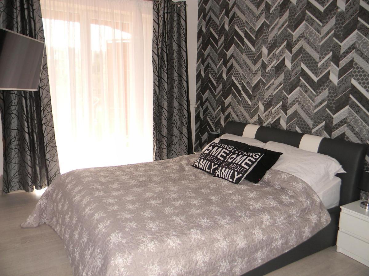 Apartament Z Basenem Laura Polanki Park *