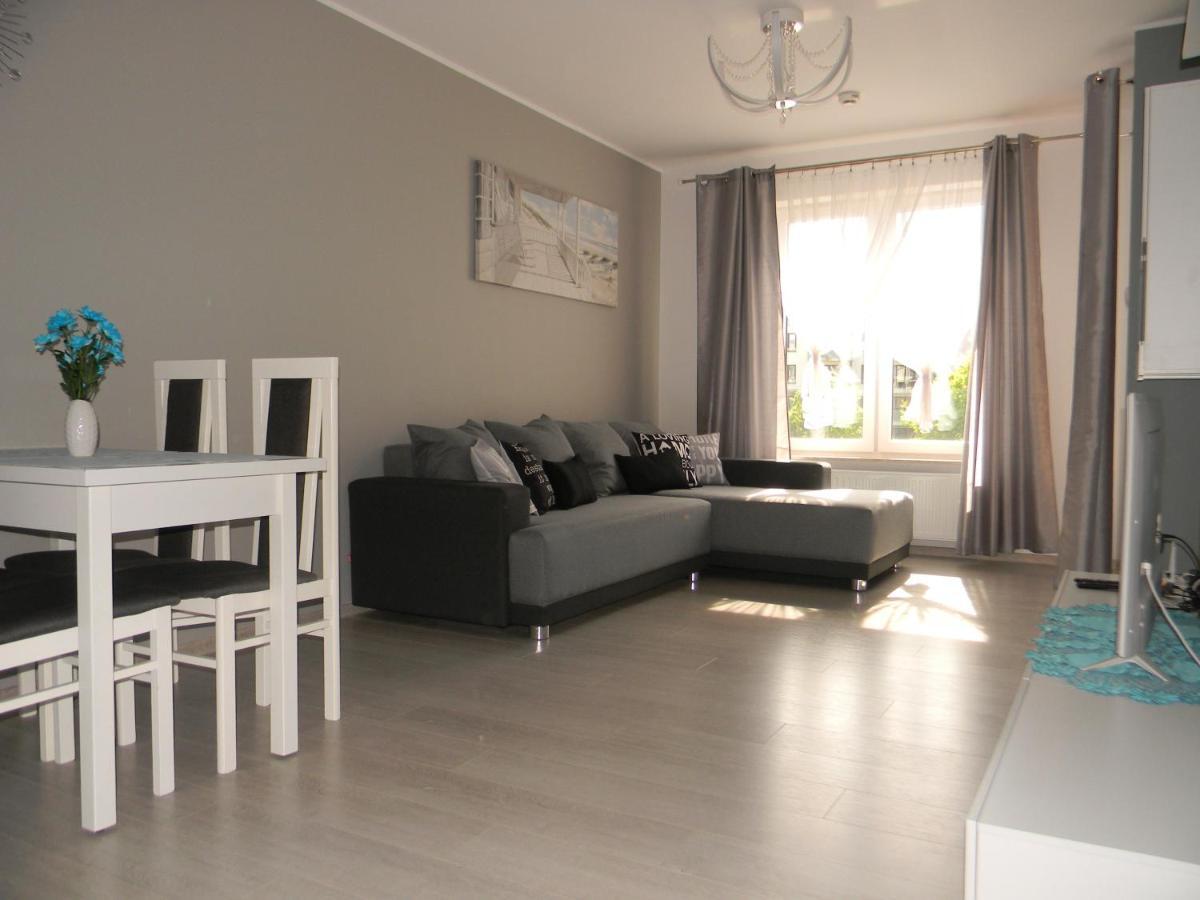 Apartament Z Basenem Laura Polanki Park *