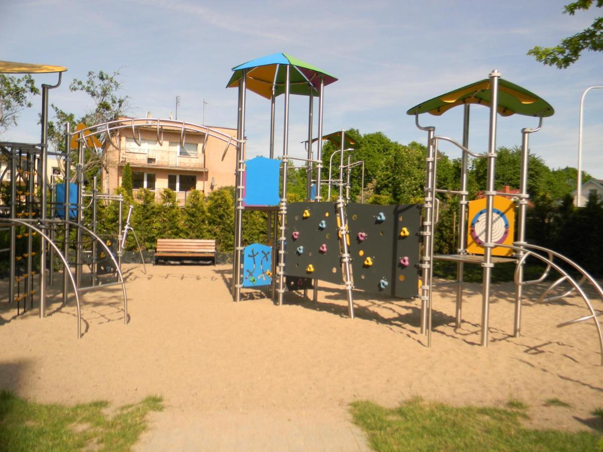 Apartament Z Basenem Laura Polanki Park Apartment *